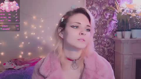 Snapshot of doublebubblecum chatting on October 22, 2025, 8:19 pm Angie online show from October 22, 2025, 8:19 pm