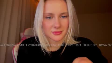 Lana  Eva  dont forget to give us a thumb up online show from January 10, 2025, 8:04 pm