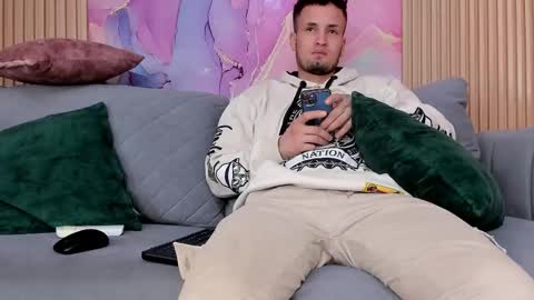 Snapshot of doublepleasure69_ chatting on October 10, 2025, 1:37 am doublepleasure69_ online show from October 10, 2025, 1:37 am