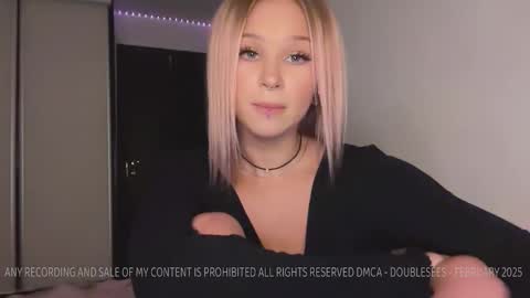 MOLLYYYY dont forget to give me a thumb up online show from March 6, 2025, 2:40 pm