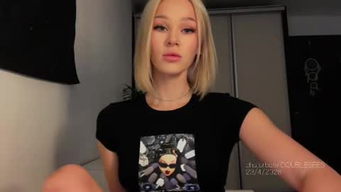 MOLLYYYY dont forget to give me a thumb up online show from April 23, 2026, 12:29 pm