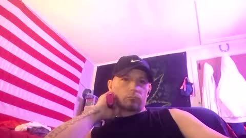 Snapshot of dougiebisme chatting on April 6, 2026, 11:49 pm dougiebisme online show from April 6, 2026, 11:49 pm