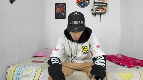 Snapshot of douglas_gallegos chatting on December 13, 2024, 3:05 am douglas_gallegos online show from December 13, 2024, 3:05 am