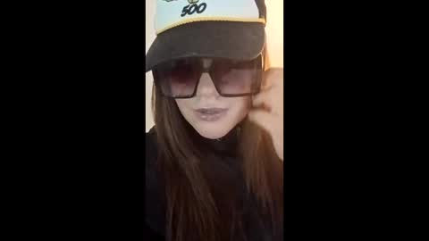 dovadae online show from May 5, 2026, 4:59 pm