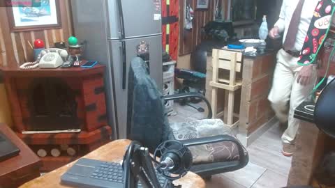 Snapshot of dr_simon84 chatting on December 31, 2024, 8:48 am Dr Simon online show from December 31, 2024, 8:48 am