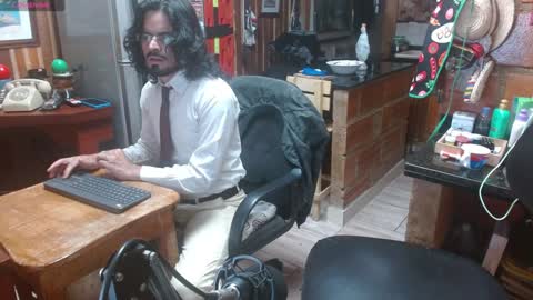 Snapshot of dr_simon84 chatting on December 31, 2024, 11:53 am Dr Simon online show from December 31, 2024, 11:53 am