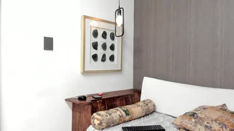 Snapshot of dracaryss_ chatting on December 20, 2024, 1:33 pm Lissa Or DRACARYSS your dragon Queen online show from December 20, 2024, 1:33 pm