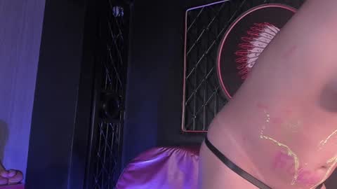 Snapshot of dracaryss_ chatting on January 18, 2025, 1:18 pm Lissa Or DRACARYSS your dragon Queen online show from January 18, 2025, 1:18 pm