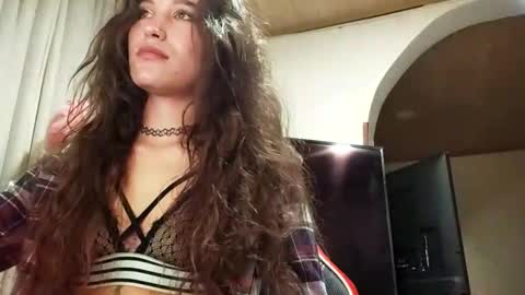Snapshot of draculina69 chatting on December 12, 2024, 4:59 am draculina69 online show from December 12, 2024, 4:59 am