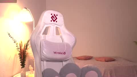 Snapshot of dragon_ink chatting on October 28, 2025, 6:06 am Lisbeth Salander online show from October 28, 2025, 6:06 am