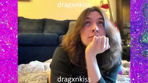 dragxnkiss online show from December 5, 2025, 6:59 pm