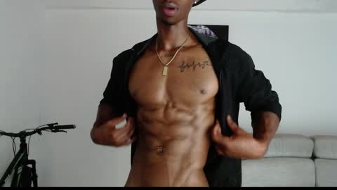 Snapshot of drake_brown_23 chatting on May 14, 2026, 9:32 pm Drake 23 online show from May 14, 2026, 9:32 pm