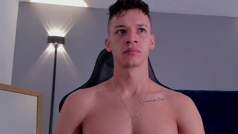 drake_carter1 online show from December 24, 2024, 11:49 am