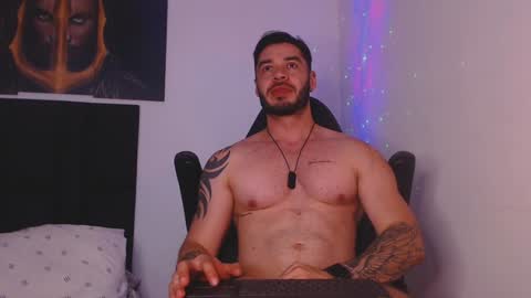 Snapshot of drake_cole11 chatting on January 1, 2025, 11:40 pm drake_cole11 online show from January 1, 2025, 11:40 pm