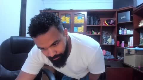 Snapshot of drako_argenti_ chatting on March 4, 2025, 7:51 am Drako online show from March 4, 2025, 7:51 am