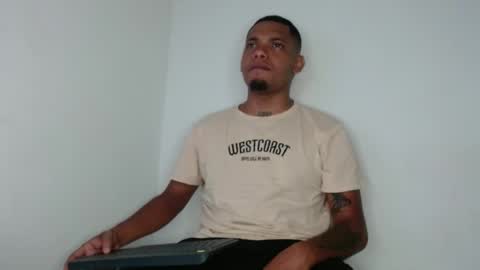 Snapshot of drako_monstercock chatting on February 4, 2025, 1:56 am drako_monstercock online show from February 4, 2025, 1:56 am