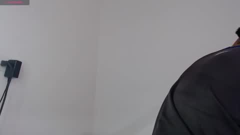 Snapshot of drako_monstercock chatting on October 18, 2025, 6:52 pm drako_monstercock online show from October 18, 2025, 6:52 pm