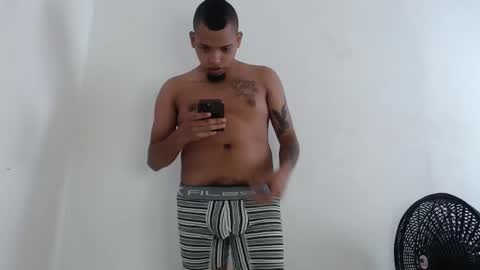 Snapshot of drako_monstercock chatting on May 23, 2026, 3:27 pm drako_monstercock online show from May 23, 2026, 3:27 pm