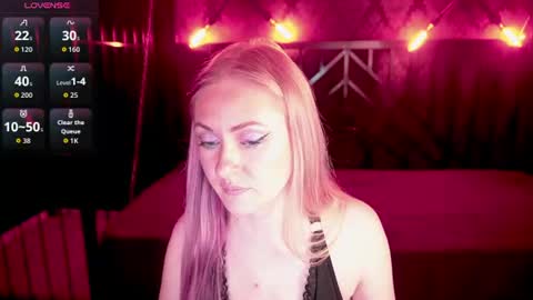 Lina online show from June 17, 2026, 5:43 am
