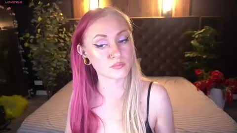 Lina online show from July 8, 2026, 5:45 am