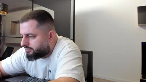 Draven A online show from March 6, 2025, 4:49 pm