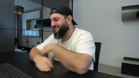 Snapshot of dravenpeak chatting on November 15, 2025, 2:02 pm DravenPeak online show from November 15, 2025, 2:02 pm