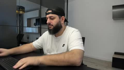 Snapshot of dravenpeak chatting on November 17, 2025, 2:01 pm DravenPeak online show from November 17, 2025, 2:01 pm