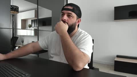 Snapshot of dravenpeak chatting on December 16, 2025, 12:43 pm DravenPeak online show from December 16, 2025, 12:43 pm