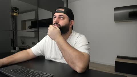 Snapshot of dravenpeak chatting on December 18, 2025, 3:07 pm DravenPeak online show from December 18, 2025, 3:07 pm