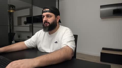 Snapshot of dravenpeak chatting on December 21, 2025, 7:21 pm DravenPeak online show from December 21, 2025, 7:21 pm