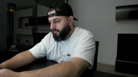 Snapshot of dravenpeak chatting on February 16, 2026, 9:44 pm DravenPeak online show from February 16, 2026, 9:44 pm