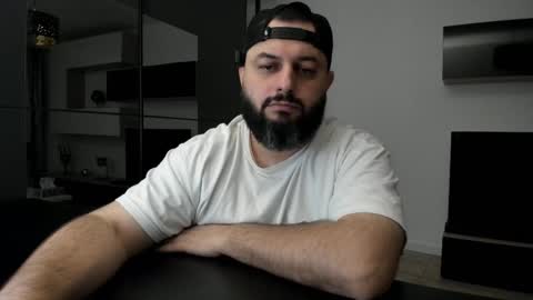 Snapshot of dravenpeak chatting on February 18, 2026, 9:44 pm DravenPeak online show from February 18, 2026, 9:44 pm