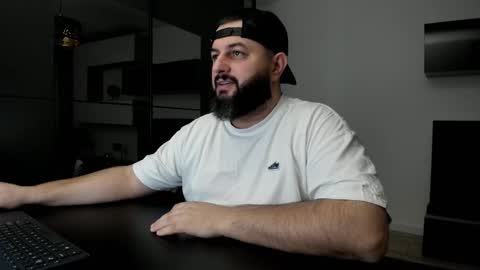 Snapshot of dravenpeak chatting on March 1, 2026, 8:44 pm DravenPeak online show from March 1, 2026, 8:44 pm