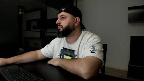 Snapshot of dravenpeak chatting on March 8, 2026, 2:04 am DravenPeak online show from March 8, 2026, 2:04 am