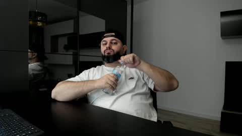 Snapshot of dravenpeak chatting on March 16, 2026, 4:18 am DravenPeak online show from March 16, 2026, 4:18 am