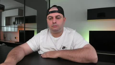 Snapshot of dravenpeak chatting on June 3, 2026, 2:33 pm DravenPeak online show from June 3, 2026, 2:33 pm