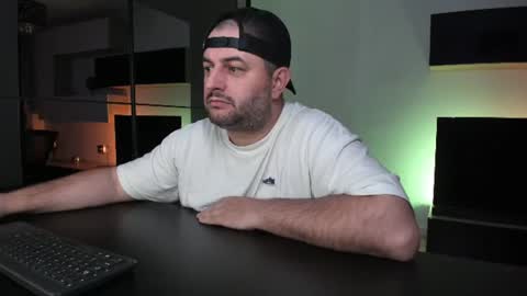 Snapshot of dravenpeak chatting on June 13, 2026, 11:35 pm DravenPeak online show from June 13, 2026, 11:35 pm