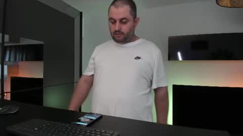 Snapshot of dravenpeak chatting on June 14, 2026, 3:03 pm DravenPeak online show from June 14, 2026, 3:03 pm