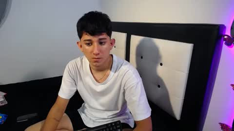 -- nicolle and jhon -- online show from September 19, 2025, 3:19 am