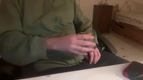 Snapshot of dre0000000 chatting on December 19, 2025, 9:44 pm dre0000000 online show from December 19, 2025, 9:44 pm