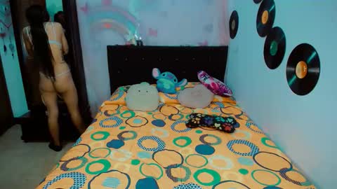 Snapshot of dream__girls69944 chatting on November 10, 2025, 8:13 am sharon online show from November 10, 2025, 8:13 am