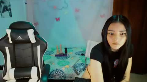 Snapshot of dream__girls69944 chatting on July 13, 2026, 7:22 am sharon online show from July 13, 2026, 7:22 am