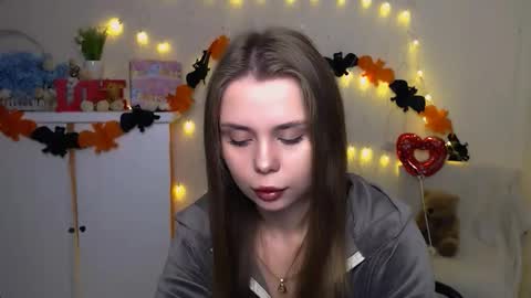 Snapshot of dream_mari chatting on October 10, 2025, 5:39 am Mari online show from October 10, 2025, 5:39 am