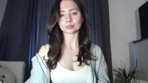 Nicole online show from February 16, 2026, 7:37 am