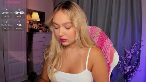 Snapshot of dreamaise chatting on October 12, 2025, 1:54 pm Mary pvt open use pink and blue app lovense online show from October 12, 2025, 1:54 pm