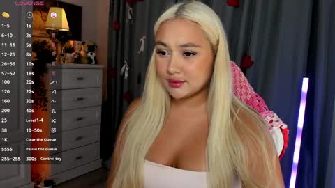 Snapshot of dreamaise chatting on April 22, 2026, 3:46 pm Mary pvt open use pink and blue app lovense online show from April 22, 2026, 3:46 pm