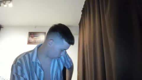 Snapshot of dreamboy240 chatting on October 31, 2025, 11:39 pm Johnny online show from October 31, 2025, 11:39 pm