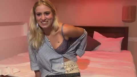 beachcouple123 online show from May 15, 2026, 7:10 pm