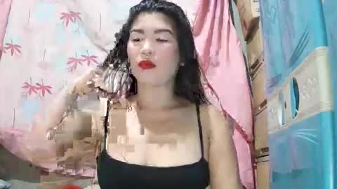 Snapshot of dreamer_17 chatting on May 13, 2026, 3:04 am Maui online show from May 13, 2026, 3:04 am