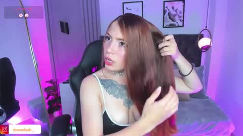 dreamleah_ online show from November 6, 2025, 5:08 am